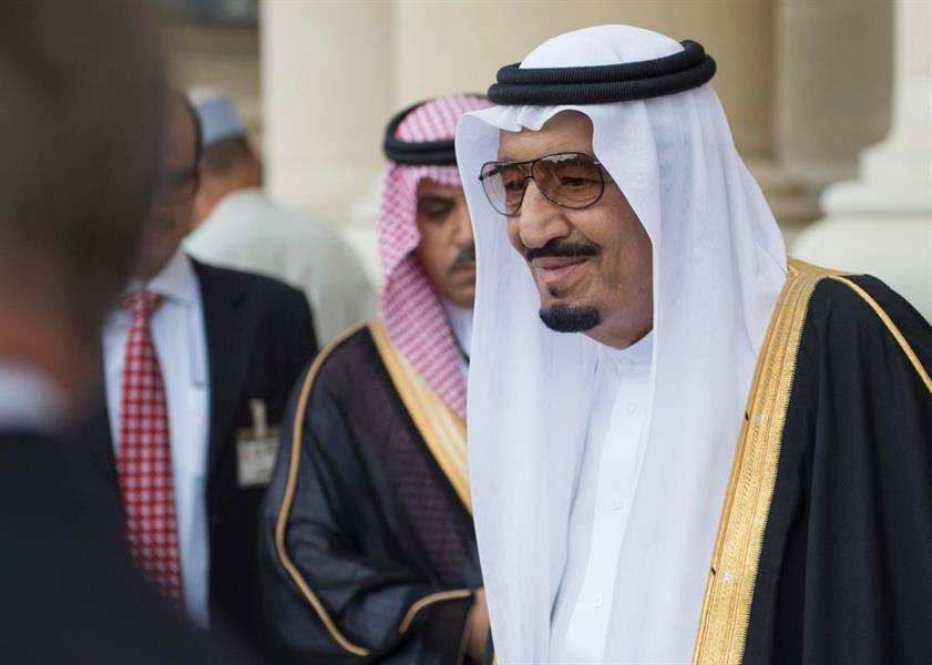 سلمان يضع حجر الأساس لمدينة البعوث.. ومغردون: يا رب الفلوس متتسرقش