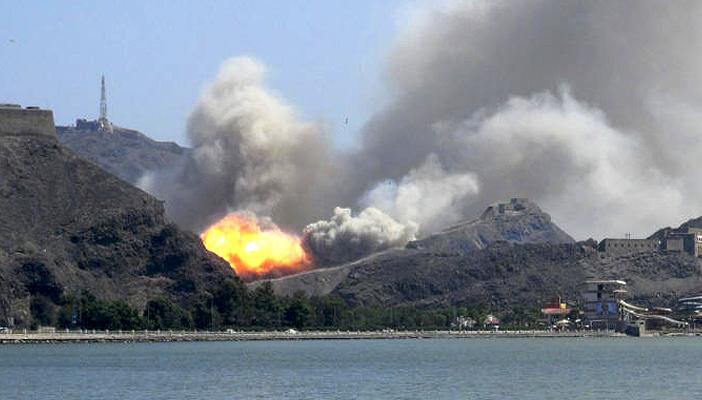 عاصفة الحزم تقصف مواقع جديدة للحوثيين في عدن