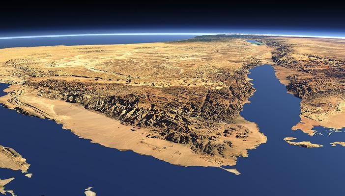 كاتب “إسرائيلي” يعرض تأجير سيناء بعد التنازل عن “تيران وصنافير”