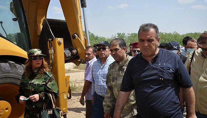 بالفيديو.. فنانون مصريون يزورون موقع جثث “شيعة سبايكر” بالعراق