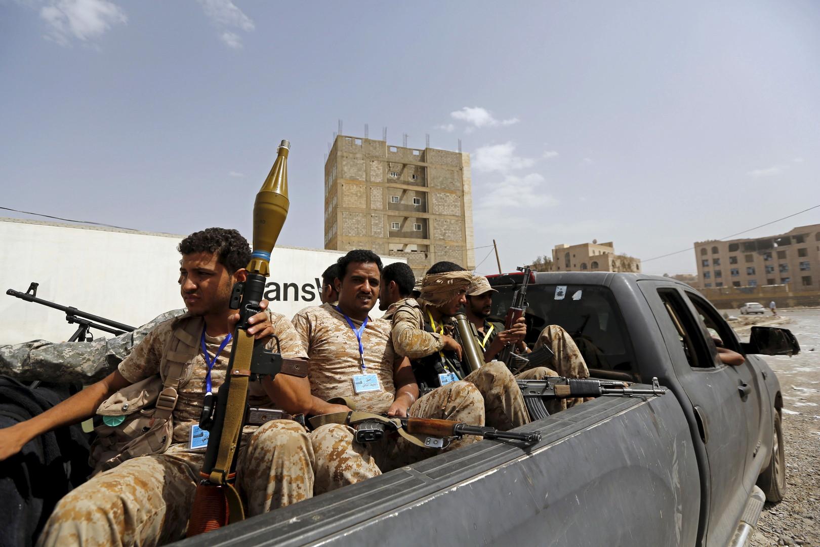 قوات الجيش الموالية للرئيس “هادي” تسيطر على عاصمة “لحج” اليمنية