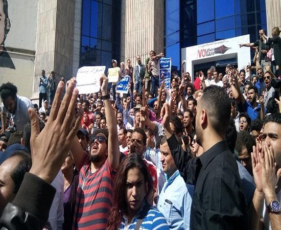 مسيرة” السيدة زينب” تنضم للمتظاهرين أمام نقابة الصحفيين
