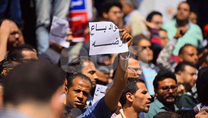 أسوان.. اعتقال 10 شباب خلال تظاهرات منددة بالتنازل عن “تيران وصنافير”