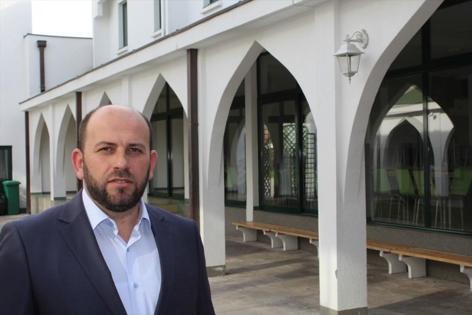 مفتي الجبل الأسود يطلق لحيته بسبب مزحة من أردوغان