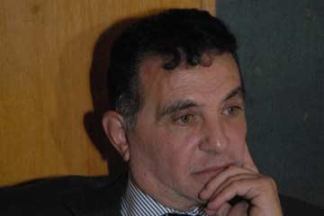 بلاغ ضد رئيس تحرير الدستور لتحريض الجيش على الانقلاب