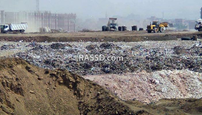 مقلب قمامة بجوار مساكن شباب بالخانكة.. وأهالي للمسؤلين: “صح النوم”