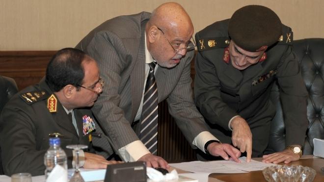 مصادر: مساعد وزير الدفاع حاول إقناع مكي بسحب استقالته