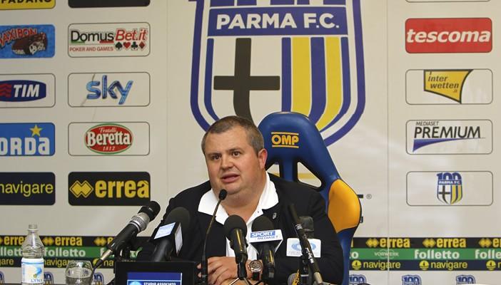 بعد إشهار إفلاسه.. نادي بارما الإيطالي معروض للبيع رسميًا