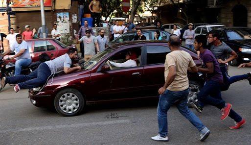 بالفيديو.. مؤيدة للسيسي تدهس مشاركين في تظاهرات 25 أبريل