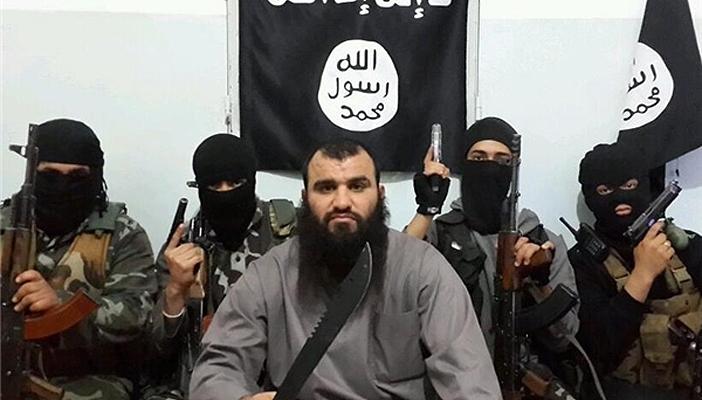 داعش: 80 جلدة لمن يرتدي تيشيرتات مانشستر وبرشلونة ويسمع مادونا