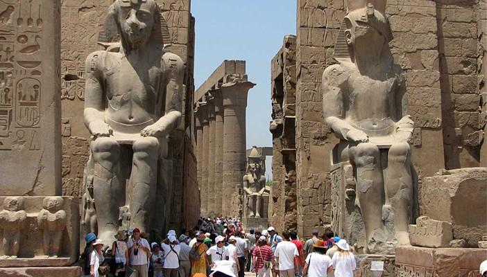 السياحة: نستهدف الوصول إلى 20 مليون سائح بنهاية 2015