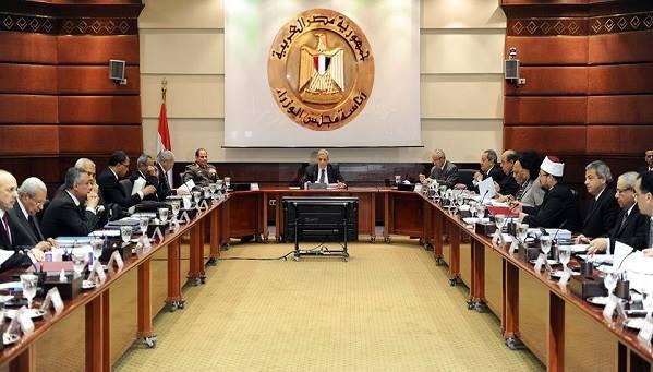 سؤال: متى يستقيل المسؤولون في مصر؟ جواب: في المشمش!