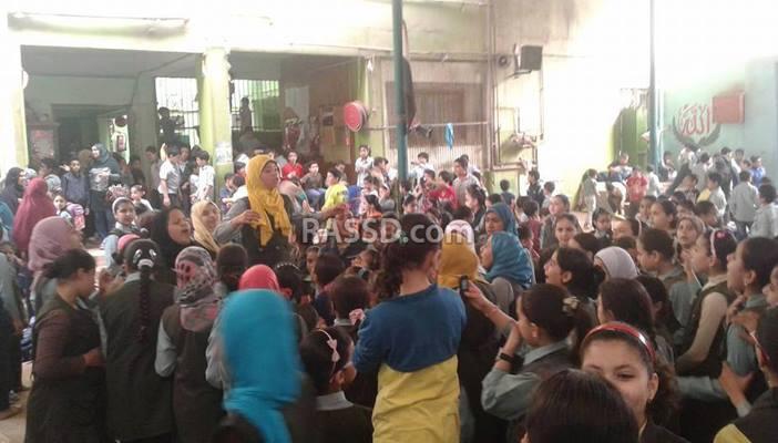 طلاب “الجيل المسلم” يواصلون إضرابهم احتجاجا على فصل معلمين