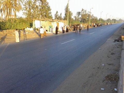 سلسلة بشرية بتفهنا الأشراف بالدقهلية تنديدا بالانقلاب