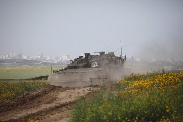 جرافات صهيونية تتوغل جنوب قطاع غزة