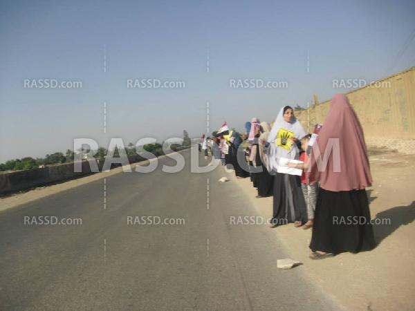 صور.. سلاسل بشرية صباحية ببلبيس وكفر صقر بالشرقية رفضُا للانقلاب