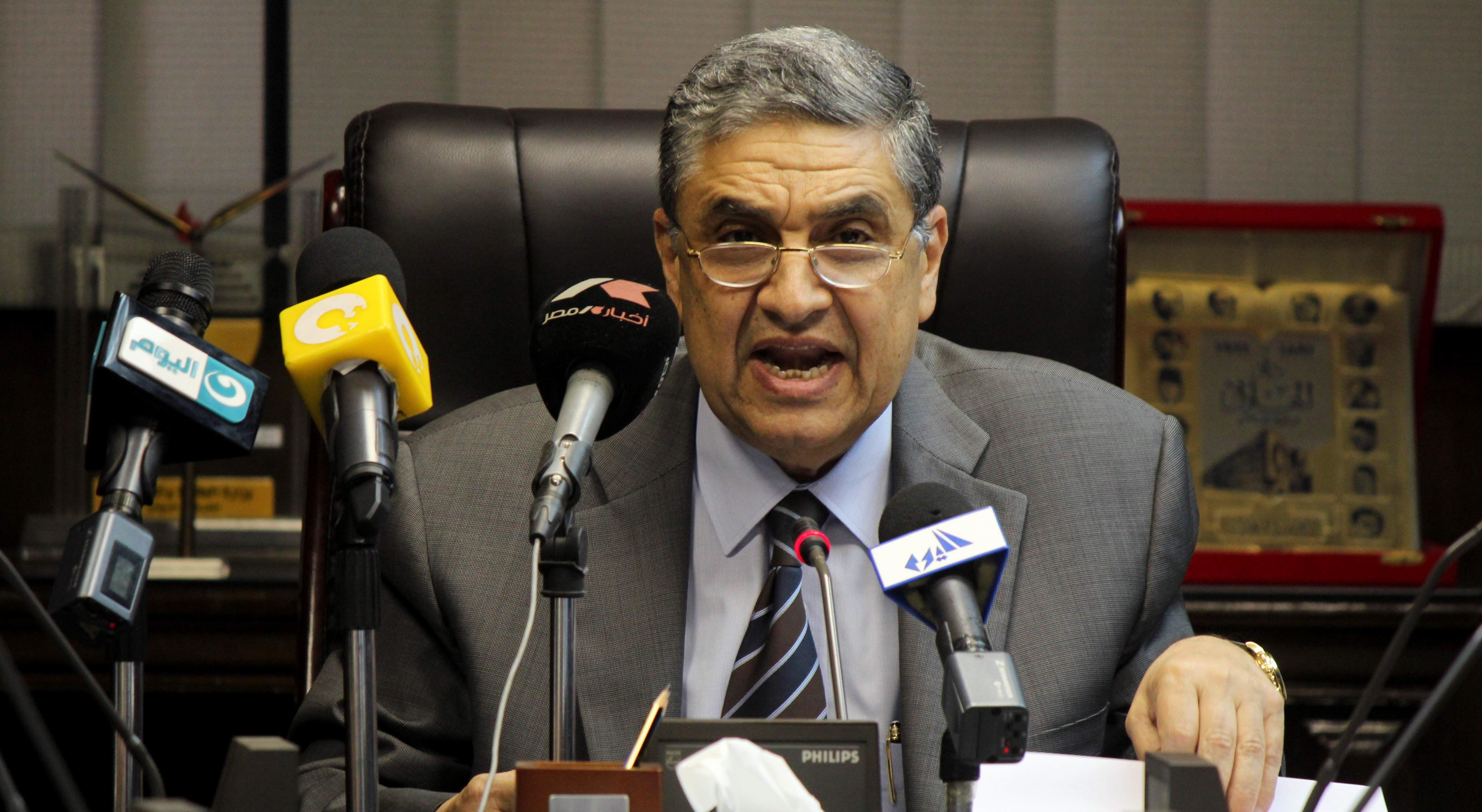 الكهرباء: لا فائدة من العمل بالتوقيت الصيفي