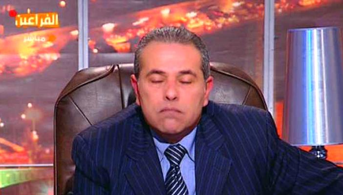 بالفيديو.. عكاشة يعلن إغلاق قناة الفراعين على الهواء