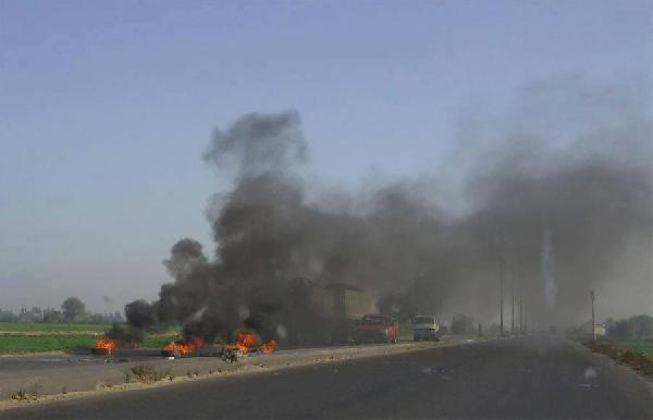 مجهولون يقطعون طريق “طلخا – جمصة” اعتراضا على اعتقال طالبة