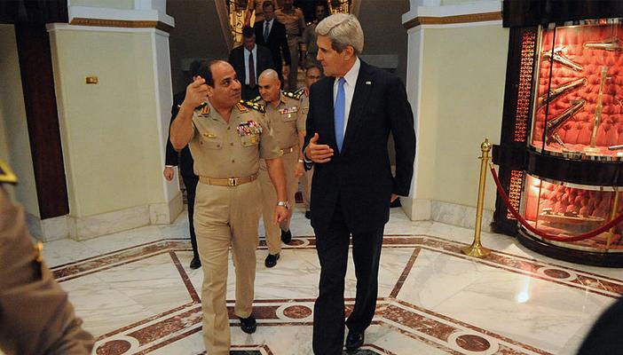 مسئول أممي سابق: 4 رسائل من أمريكا لمساعدة العسكر في مصر