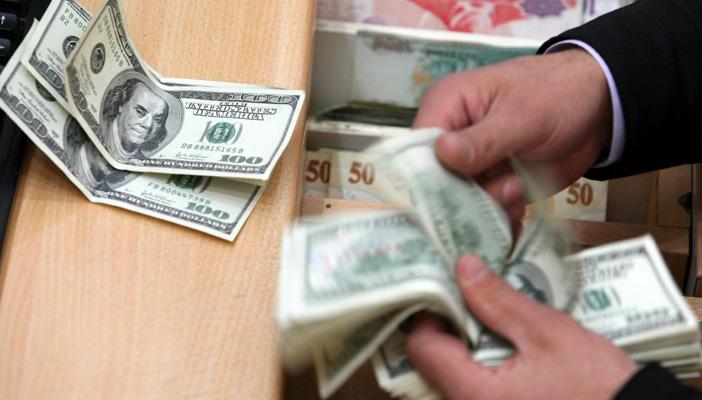 الدولار يستمر بالارتفاع بالسوق السوداء ويسجل 11.05 جنيهًا