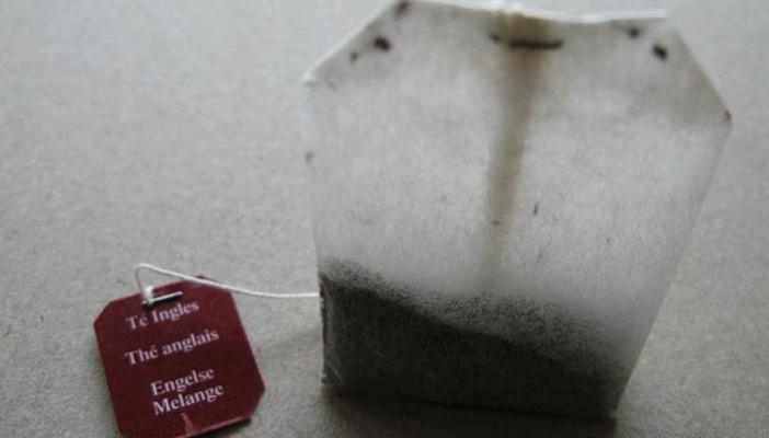 تعرّف على الفوائد الأربعة لأكياس الشاي المستعملة