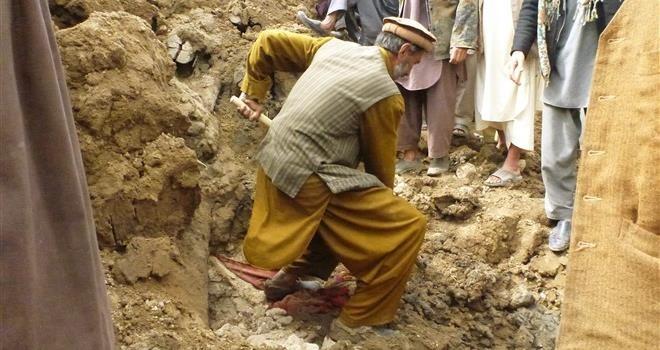 افغانستان توقف عمليات إنقاذ ضحايا الانزلاقات الطينية