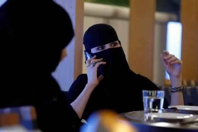 هكذا ساهم “الإنترنت” في تغيير أوضاع المرأة السعودية