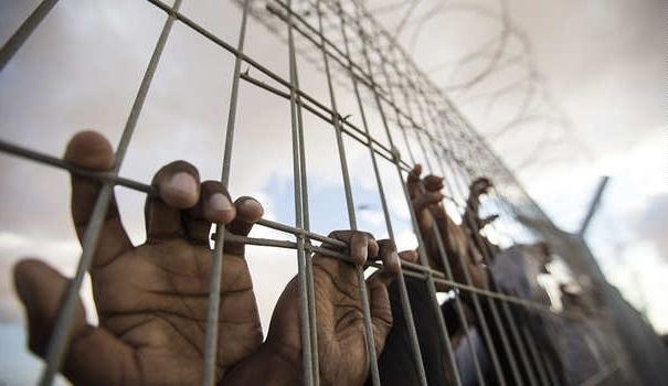 بالأسماء.. 9 ضباط دهسوا مصاحف ومتعلقات معتقلين بطره