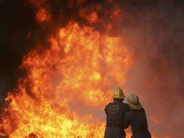 مصرع شرطيين في حريق عقار بالسويس