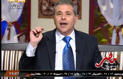 فيديو..عكاشة يخلع السماعة ويرفد فني الصوت على الهواء