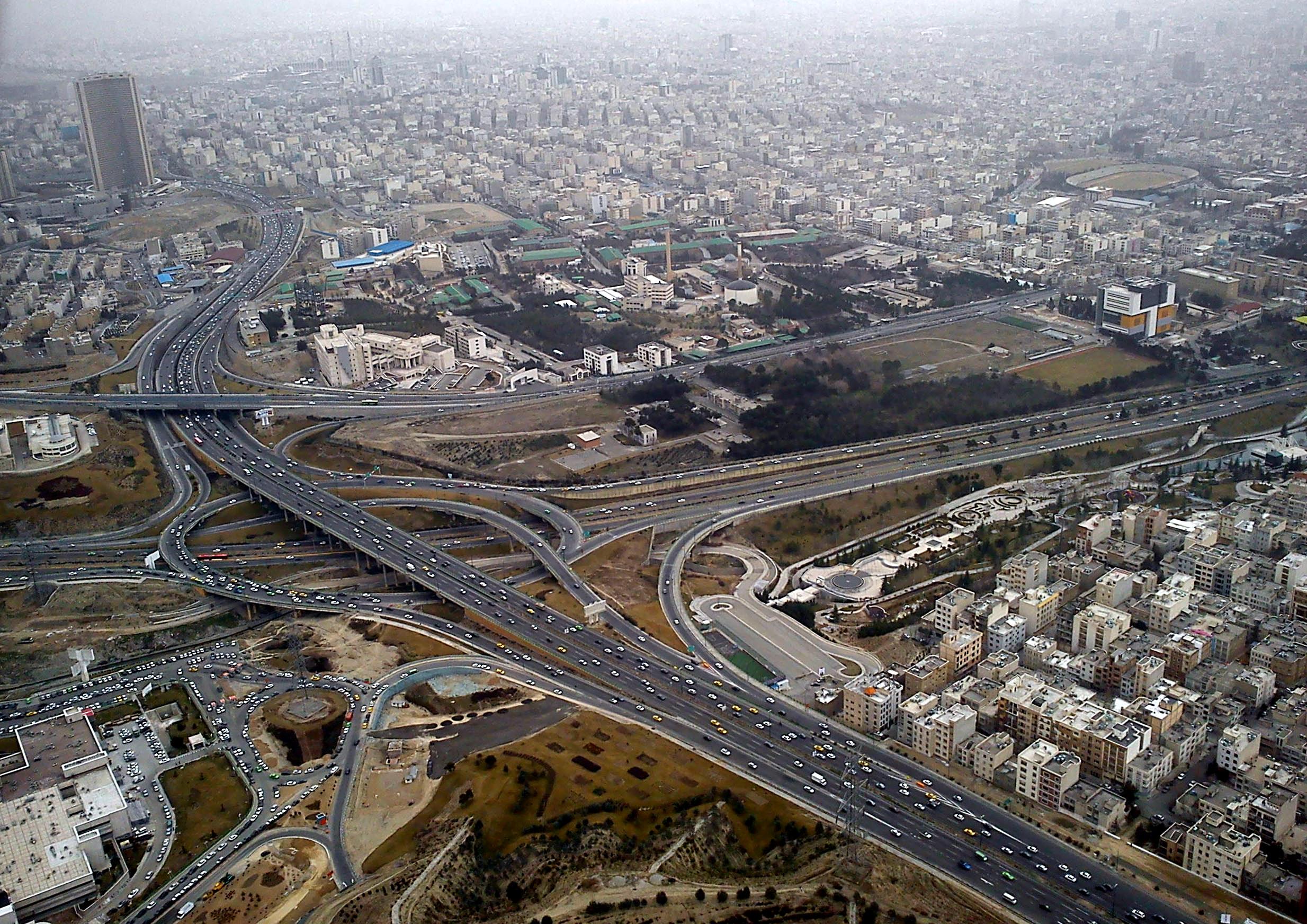 محاكمة 4 أفغان بتهمة اغتصاب سائحة فرنسية بإيران