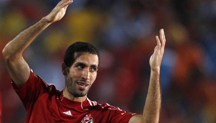 الأهلي يتخلى عن “تريكة”.. ويحذر لاعبيه من التضامن معه