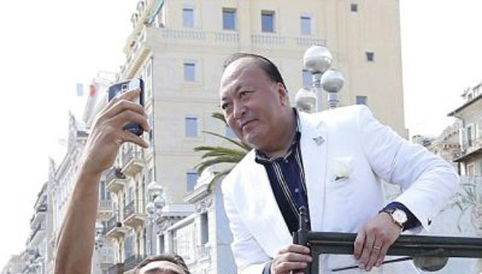 بالصور: ملياردير صيني يدعو 6400 موظف إلى عطلة في فرنسا