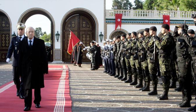 استدعاء الرئيس التونسي الجيشَ لحماية منشآت بترولية..بين التأييد والرفض