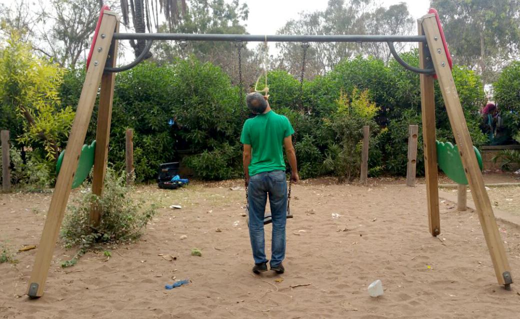 انتحار شاب “على غصن شجرة” بإحدى حدائق الجيزة