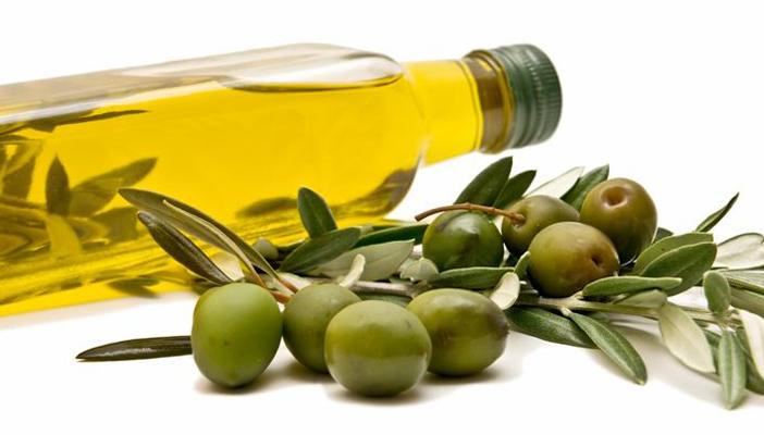 10 فوائد مهمة لزيت الزيتون