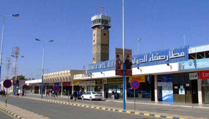 وصول أول دفعة من اليمنيين العالقين بالخارج إلى مطار صنعاء