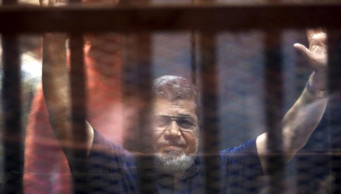 تحويل أوراق مرسي للمفتي.. ضغوط للمصالحة أم تصعيد النهاية؟