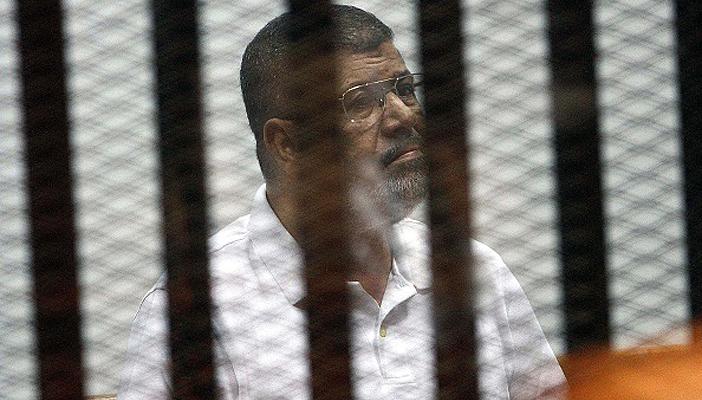 خبير قانون دولي: حكم إعدام مرسي يجر مصر لحرب أهلية