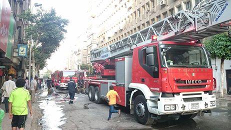 عاجل.. السيطرة على حريق هائل بمبنى الضرائب وسط القاهرة