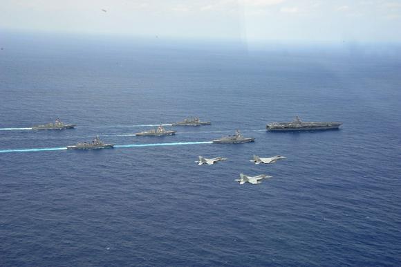 واشنطن تستخدم الضغط العسكري ضد كوريا الشمالية لتحقيق نتائج دبلوماسية