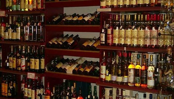 لهذا السبب.. الإمارات تمنع بيع الخمور لمدة 24 ساعة