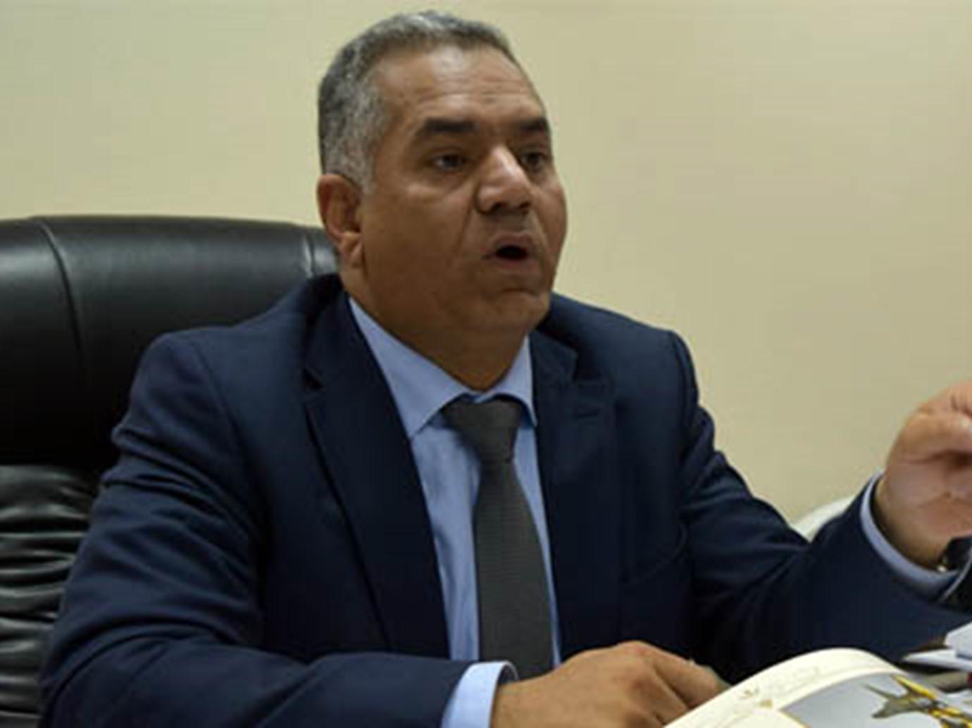 النائب العام يكلف بالتحقيق مع وزير الآثار ومحافظ الوادي الجديد