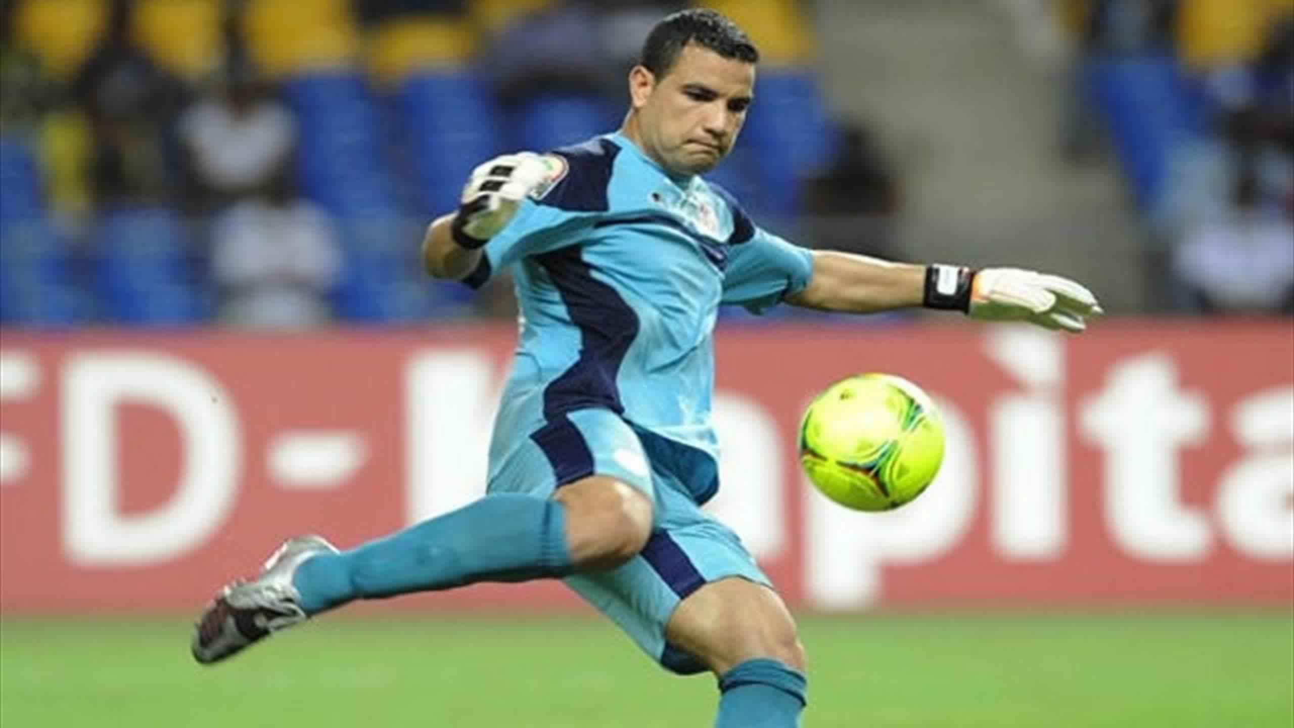 تونس تفقد حارسها الأساسي قبل مواجهة مصر