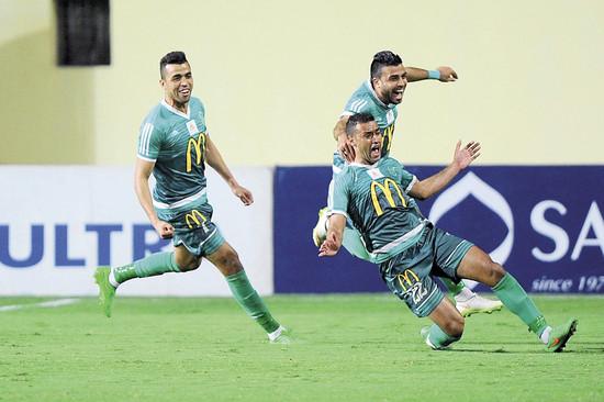 الاتحاد السكندري يصفع المقاصة بثلاثية ويمنح الأهلي فرصة حسم الدوري