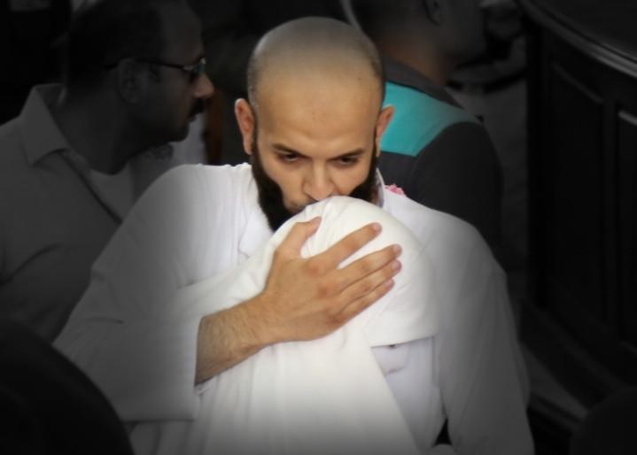 المتحدث السابق باسم الإخوان: نُعذّب بـ”مواد كيماوية” في سجن العقرب