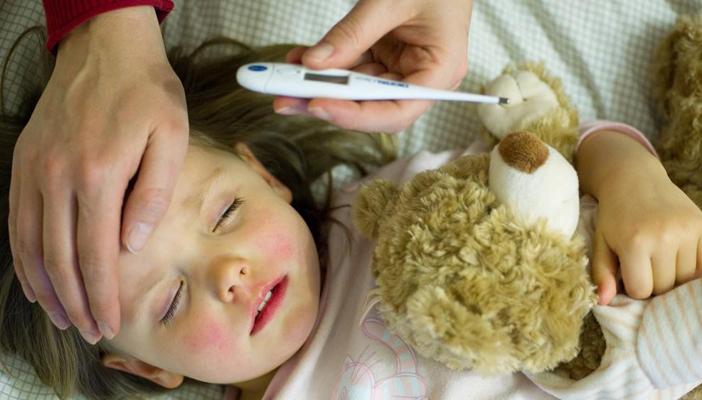 ما الطعام المناسب للطفل المريض؟