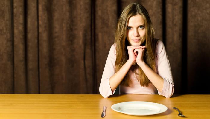 دراسة: الامتناع عن الطعام لفتره طويلة يؤدي الى السمنة والسكري