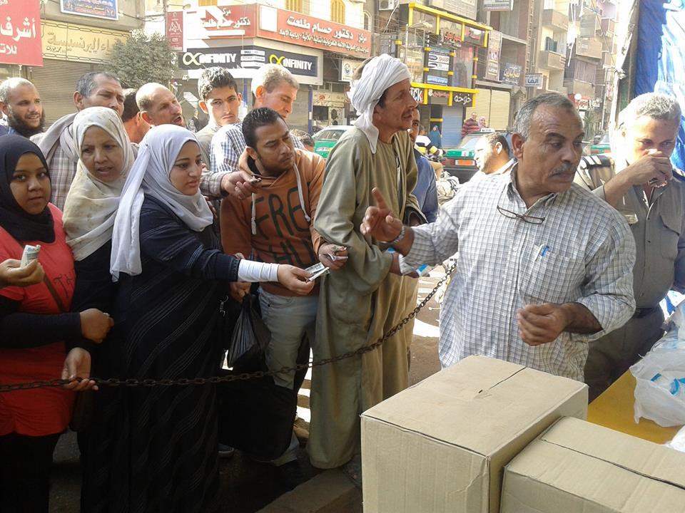 تجار: المواطنون يلجأون لتخزين السلع خوفا من موجة ارتفاع اسعار جديدة